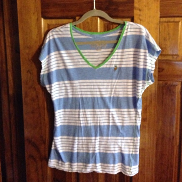 A short sleeve top