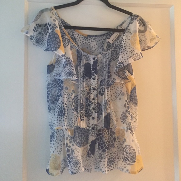 Summer DKNY flowery top