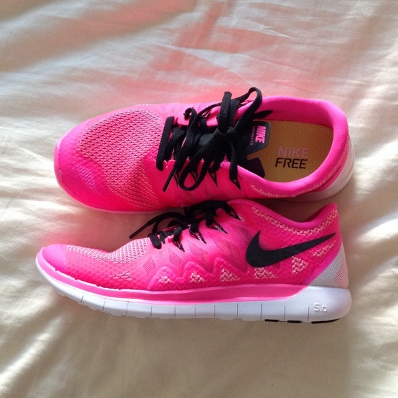 Brand new: Hot pink nike free 5.0 - Picture 3 of 4
