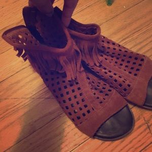 Aldo Sandal with tassels