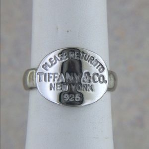 Tiffany & Co. Return to Tiffany Oval Tag Ring