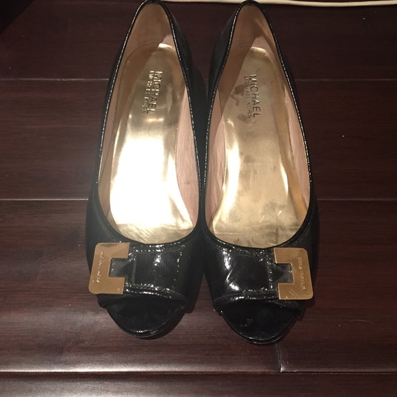 Michael Kors 1 in. wedge- patent leather - Picture 1 of 3