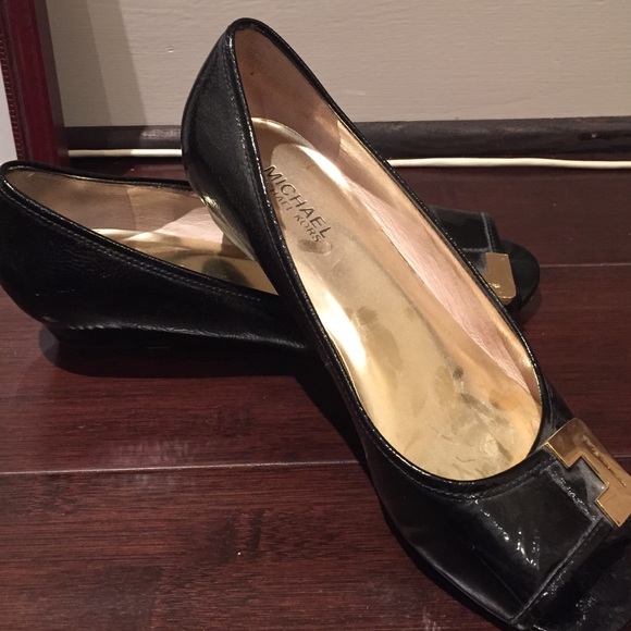Michael Kors 1 in. wedge- patent leather - Picture 2 of 3