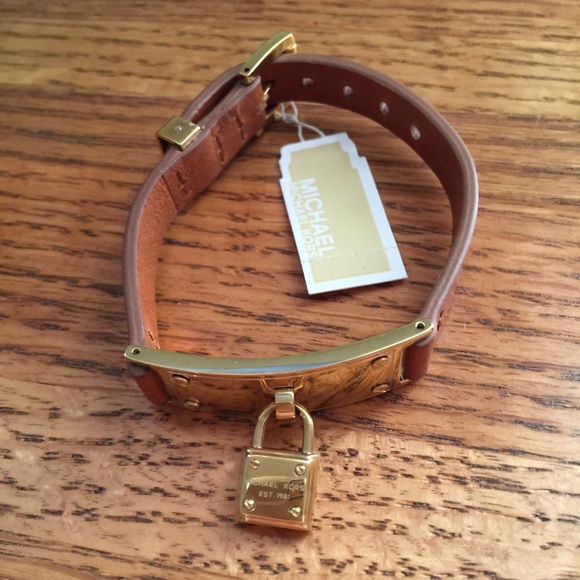 🚫Sold🚫Michael Kors Padlock Bracelet. Price Firm. - Picture 4 of 4
