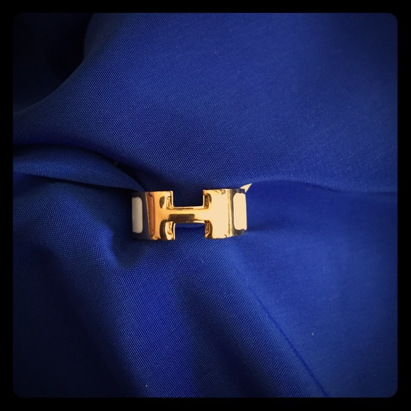 Hermes ring