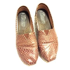 TOMS BROWN LEATHER SNAKESKIN FLATS NORDSTROM SLIP