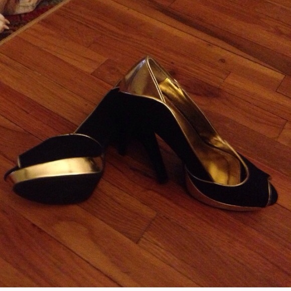Rampage black and gold sexy heels