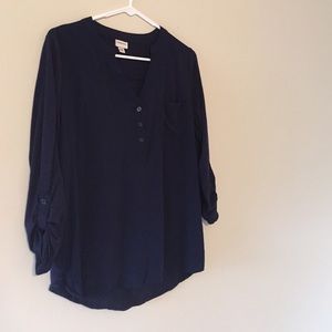 Dark blue three quarter sleeve top