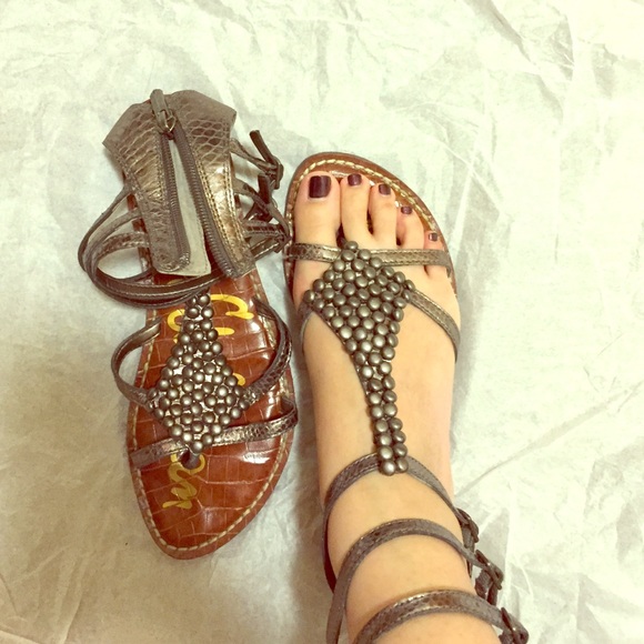 SAM EDELMAN DIAMOND STUD METAL SNAKESKIN GLADIATOR