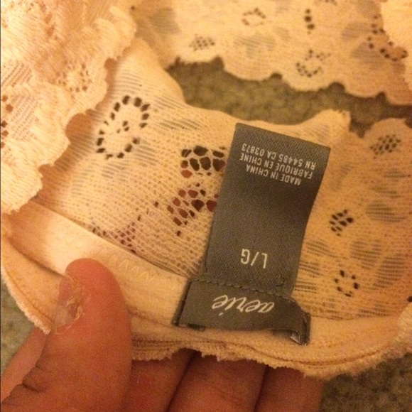 Nude lace brallette - Picture 4 of 4