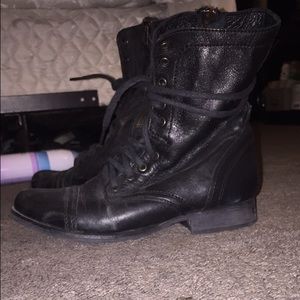 Troopa Steve Madden boot