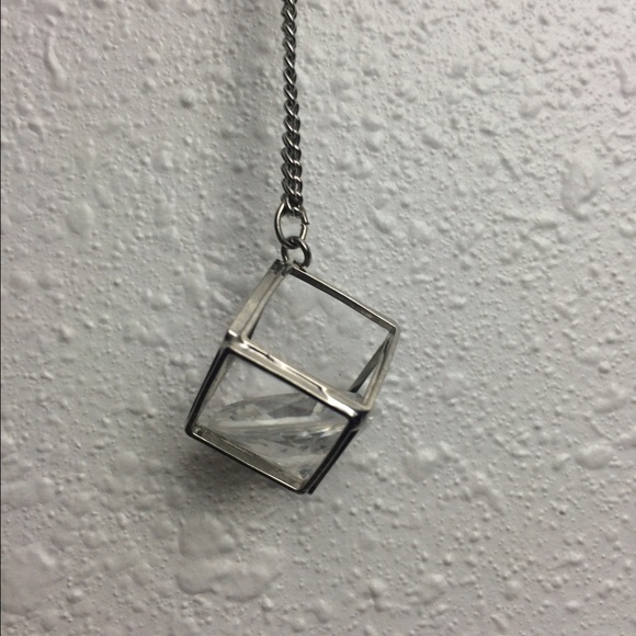 Long cubed necklace - Picture 3 of 3