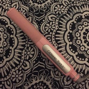 EUC flat iron by Babyliss