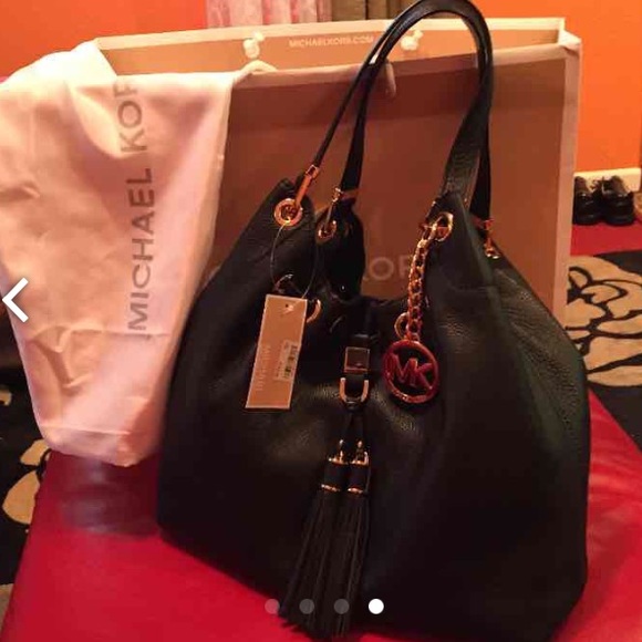 Michael Kors Handbags - Michael kors black leather purse