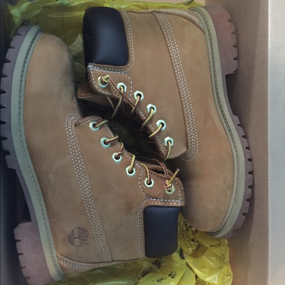 Timberlands - Picture 1 of 3