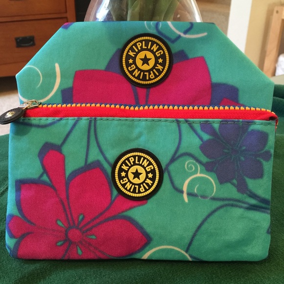 🆕‼️New Listing‼️Kipling Wristlet and Pouch. BNWOT