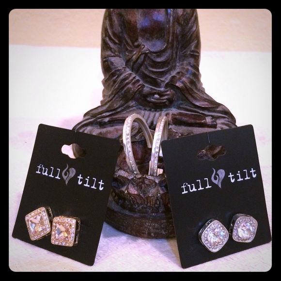 🌺SALE🌺 Sparkle Earring Bundle