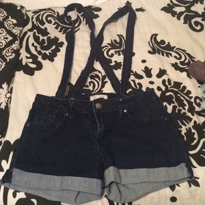 Overall style shorts with removal straps