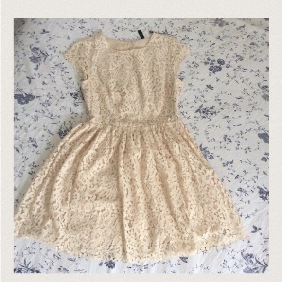 H&M Beige Lace dress - Picture 2 of 5
