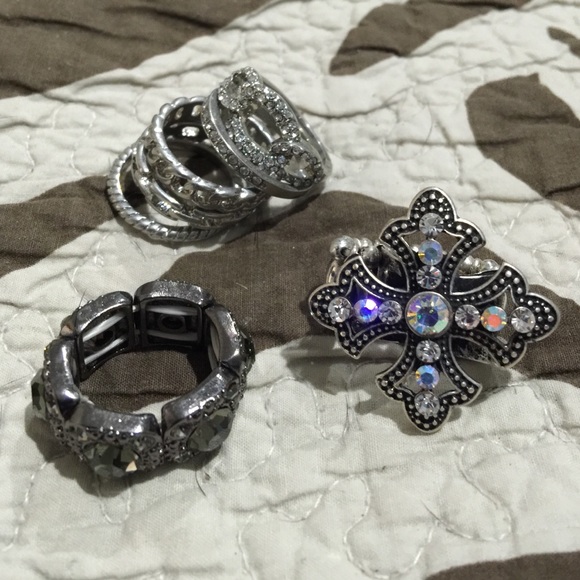 Costume Rings please read description for  sizes.