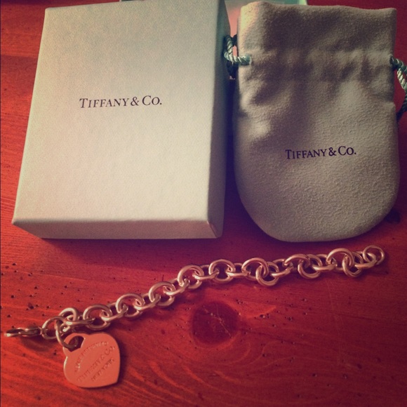 Return to Tiffany Rubedo Heart Tag Bracelet.