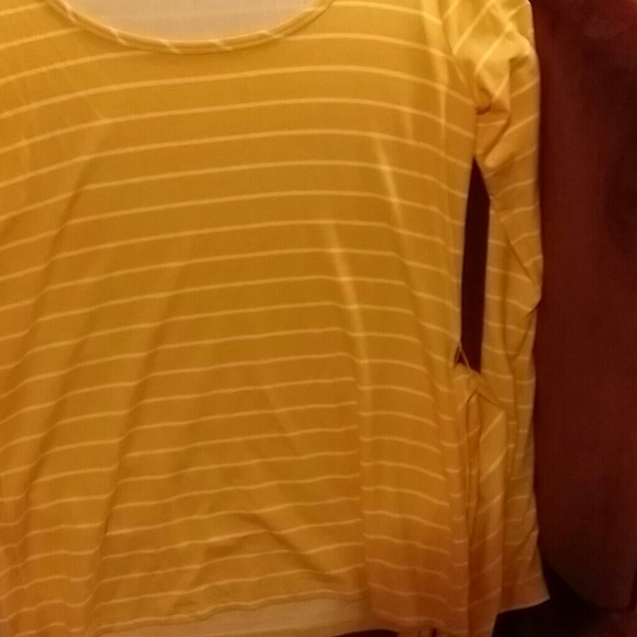 Top - Picture 3 of 4