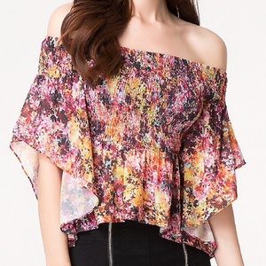 LAST CHANCE! {BEBE} Floral Print Flutter Top
