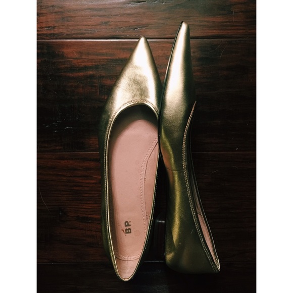 BP gold pointed flats