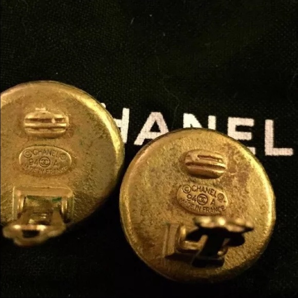 Authentic Chanel frog clip earrings - Picture 3 of 4