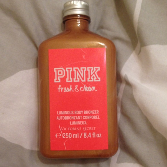 Pink vs body bronzer