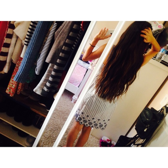 dress - Picture 3 of 4