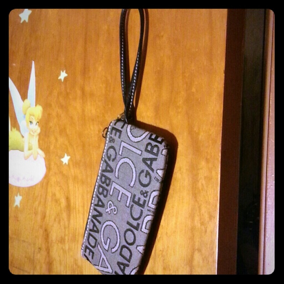 D&G wristlet and 1 other bundle!!