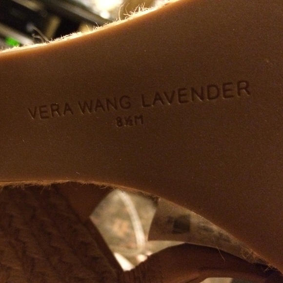 BNWT Tan Patent espadrilles by Vera Wang- 8.5 M - Picture 3 of 4