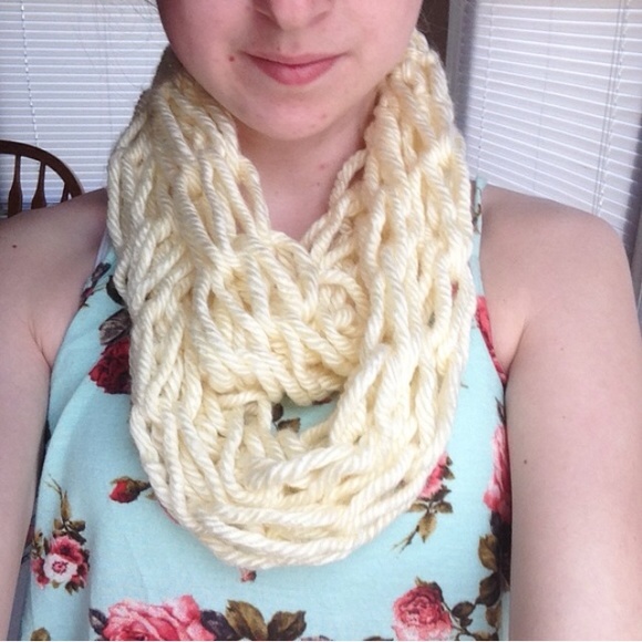 Advertise your closet here - Picture 4 of 4