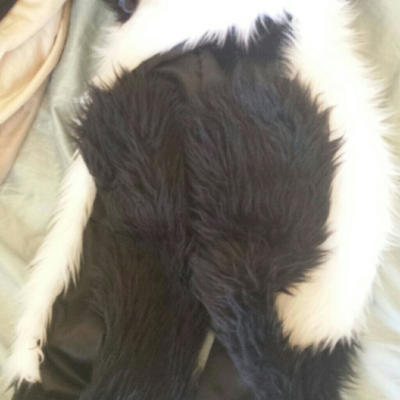 Panda hat with attatched mittens - Picture 2 of 2