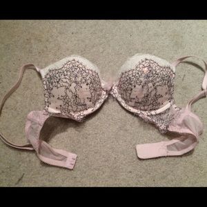 💞 NWOT Victoria's Secret Push-up Bra 💞