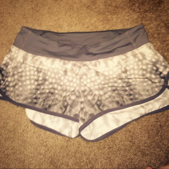 Lululemon size 6, excellent condition