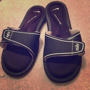 NIKE comfort Footbed slides