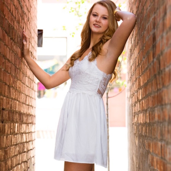 Simple white, lace-top dress - Picture 1 of 1