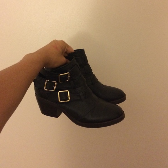 Steve Madden Boots