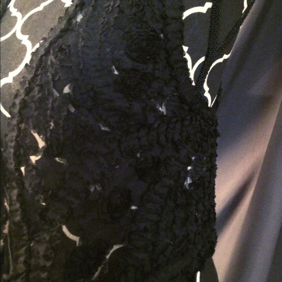 Selling - Picture 2 of 4