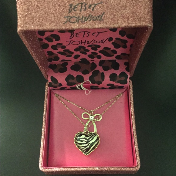 🎉flash sale Johnson zebra heart necklace final
