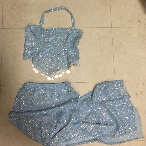 costume