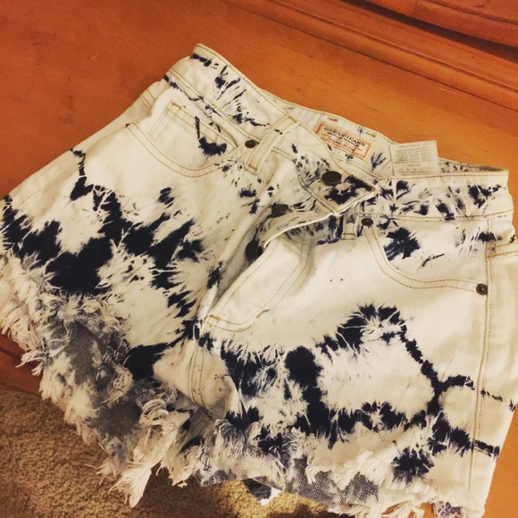 GUESS shorts