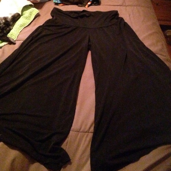 Black gauchos