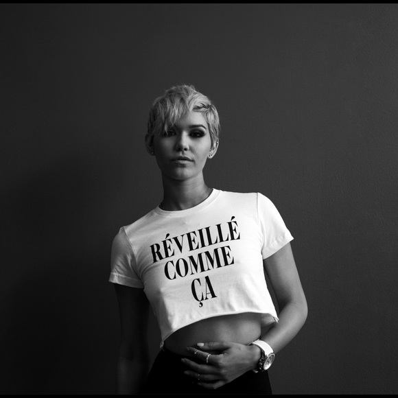 BRTHL Tops - Crop top shirt.