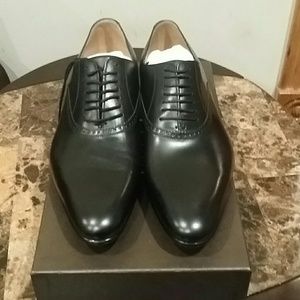 BRAND NEW Men's shoe size 10 in Gucci never worn