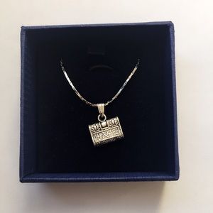 Lock pattern silver necklace