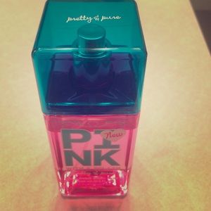 PINK body spray