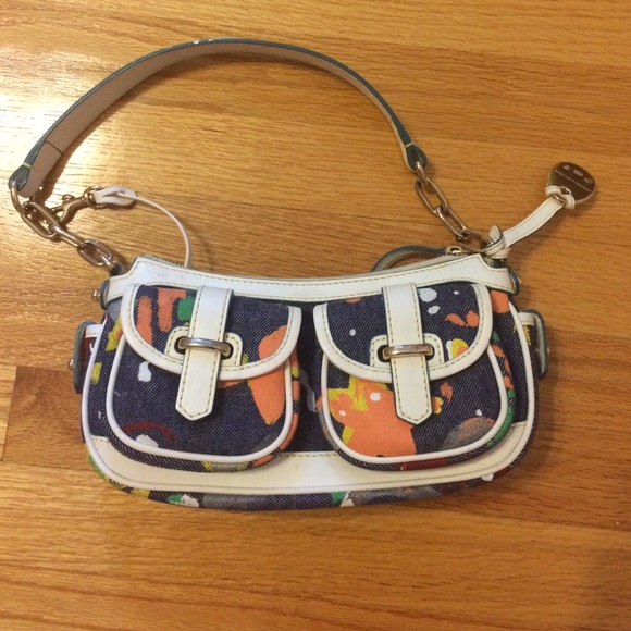 Dooney & Bourke purse